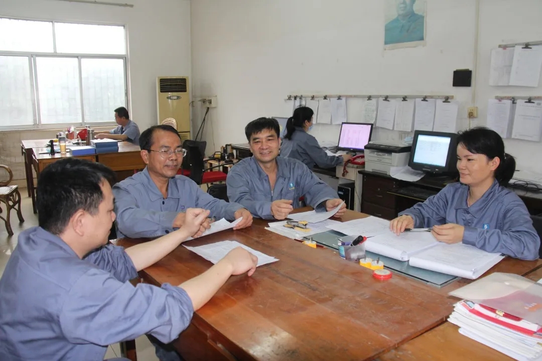 1598897967763467.jpg 支部黨員學(xué)習(xí).jpg